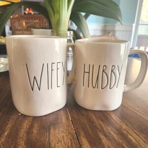 EUC Rae Dunn Hubby and Wifey Couple Mug Set